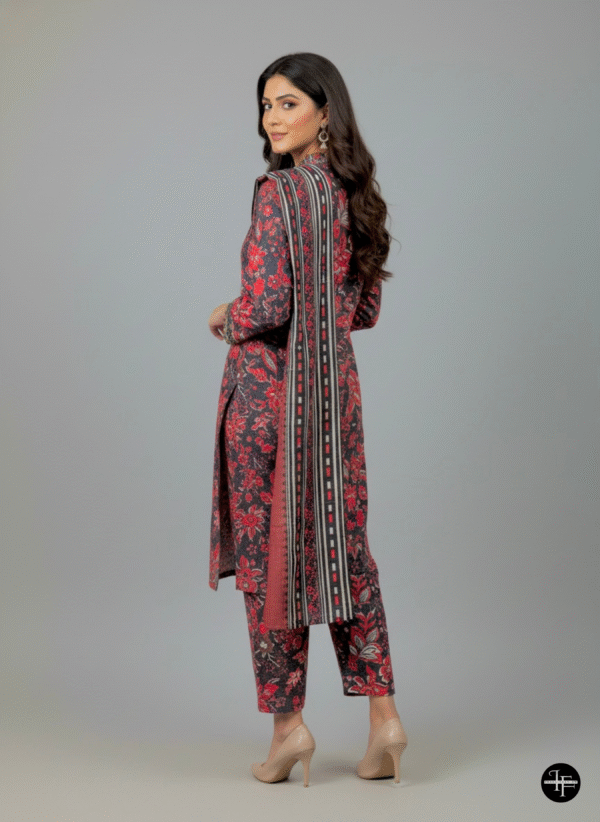 Winter Bana Dora Embroided Patching 3-Piece Suit